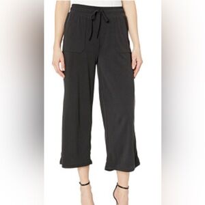 Fresh Produce | Jetsetter | cropped travel pants